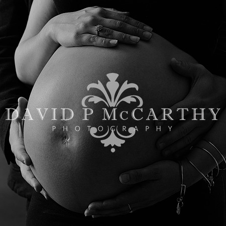 Hands on Loryn's bump